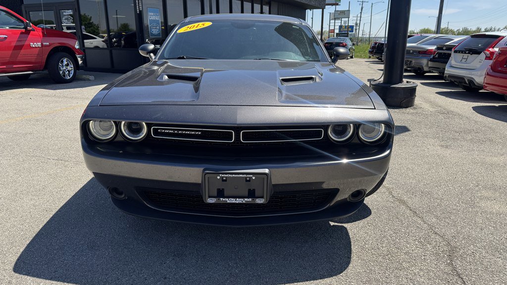 Used 2015 Dodge Challenger SXT RWD image 3