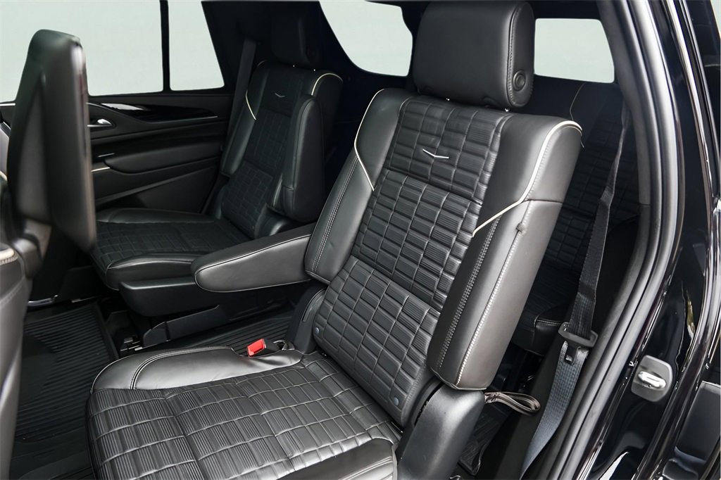 Used 2023 Cadillac Escalade V w/ LPO, ONYX Package image 28