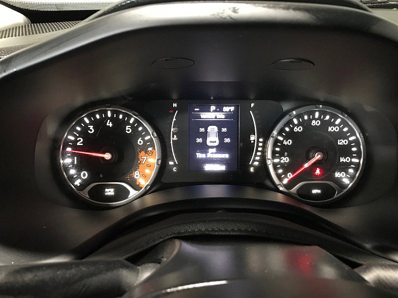 Used 2015 Jeep Renegade Latitude image 24