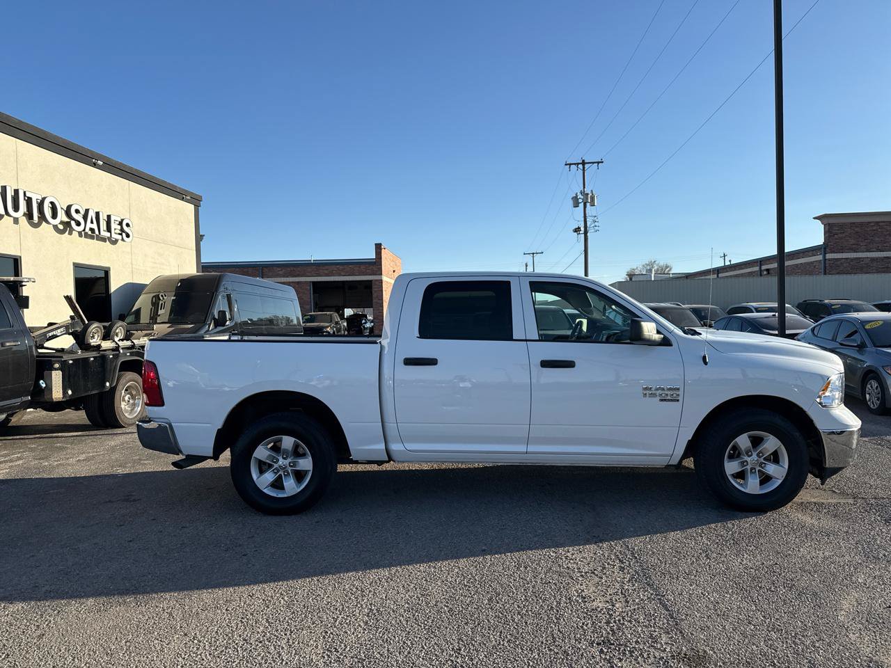 Used 2022 RAM 1500 Classic SLT RWD image 5