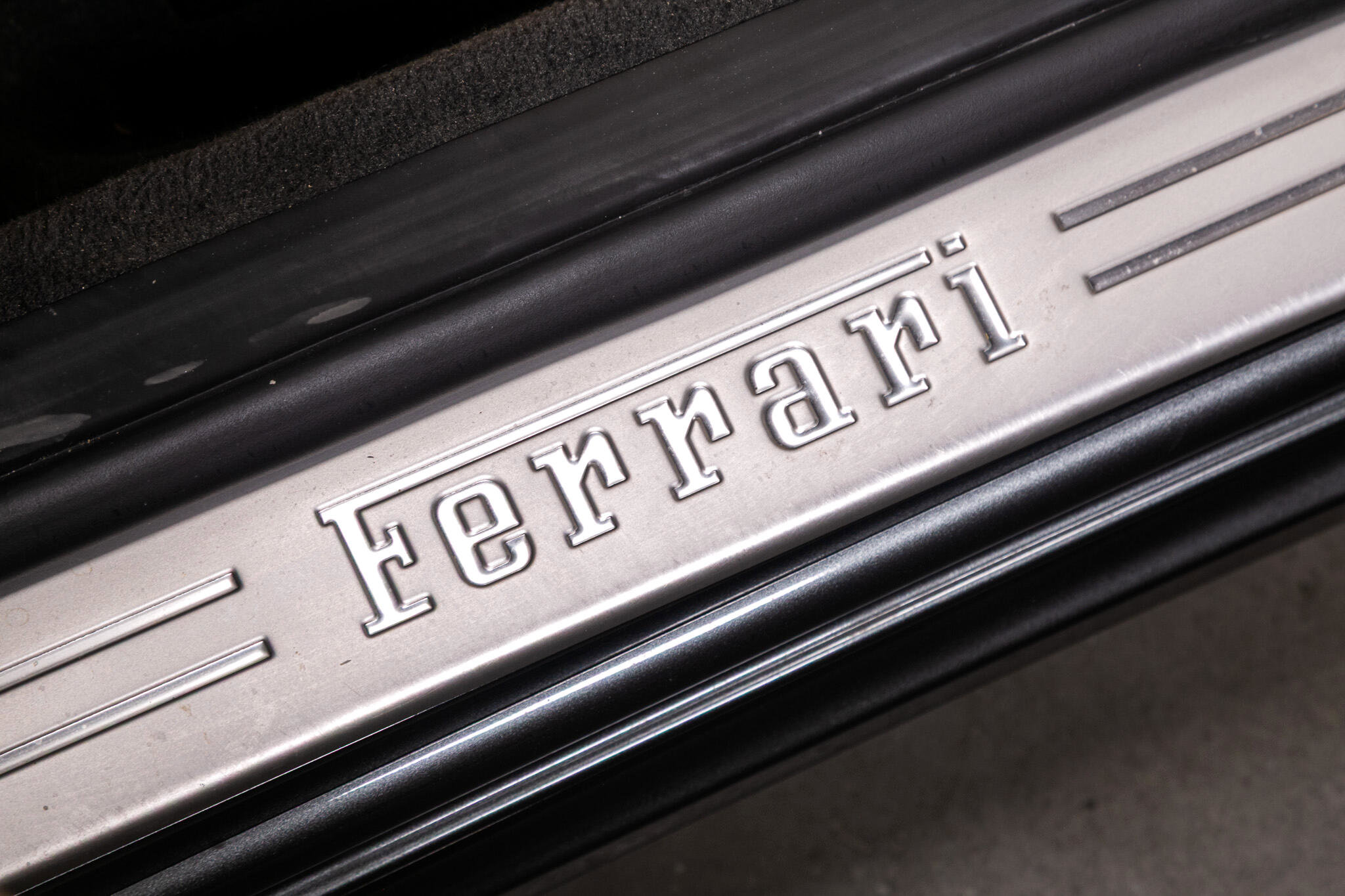 Used 2011 Ferrari California image 28