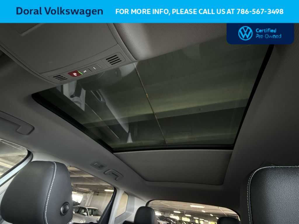 Used 2025 Volkswagen Taos SE FWD image 17