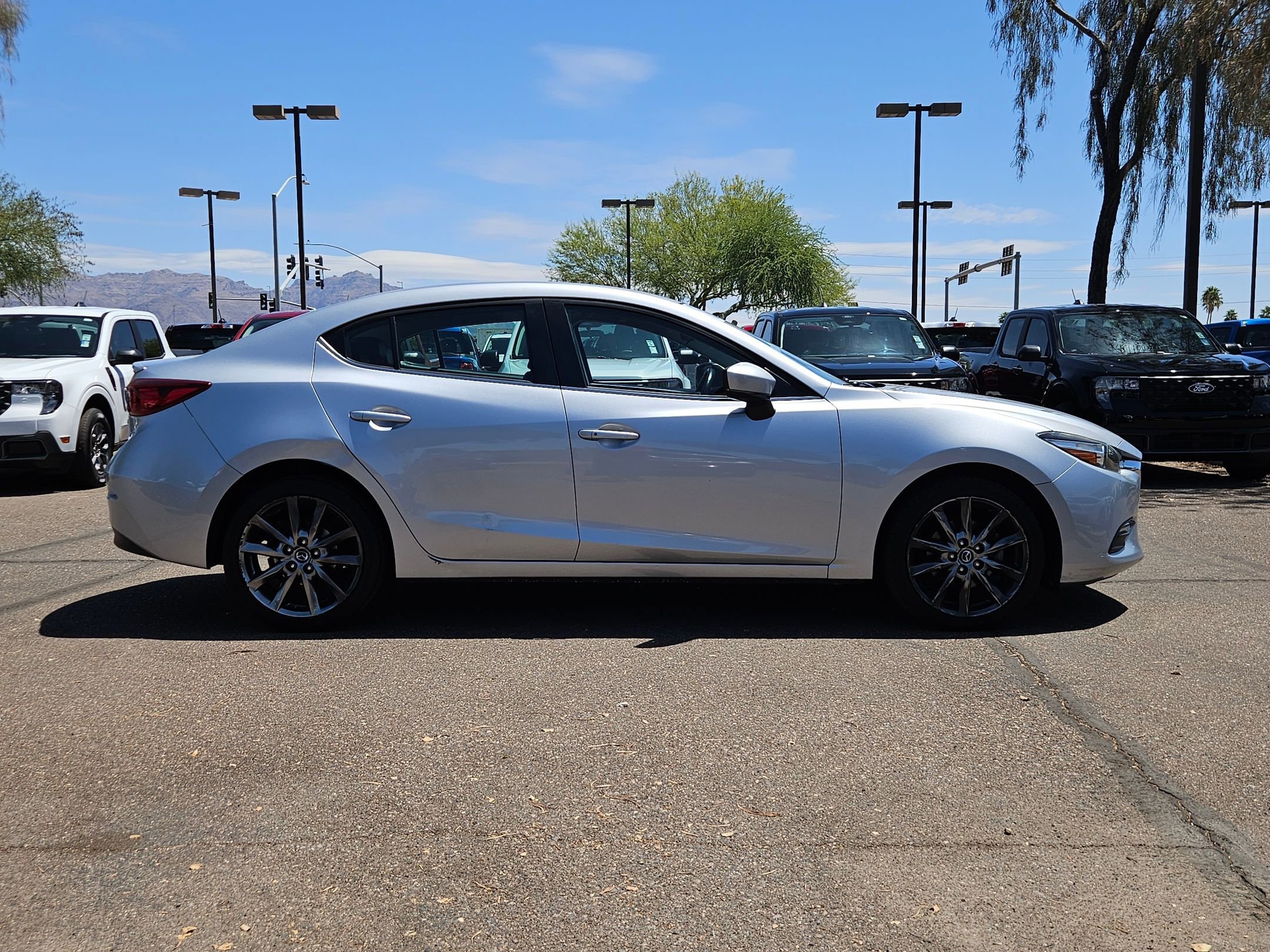 Used 2018 MAZDA MAZDA3 Touring FWD image 4