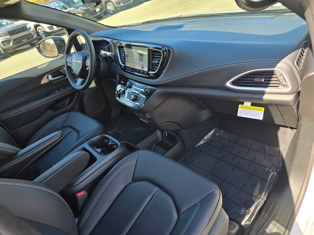 New 2026 Chrysler Pacifica Select image 26