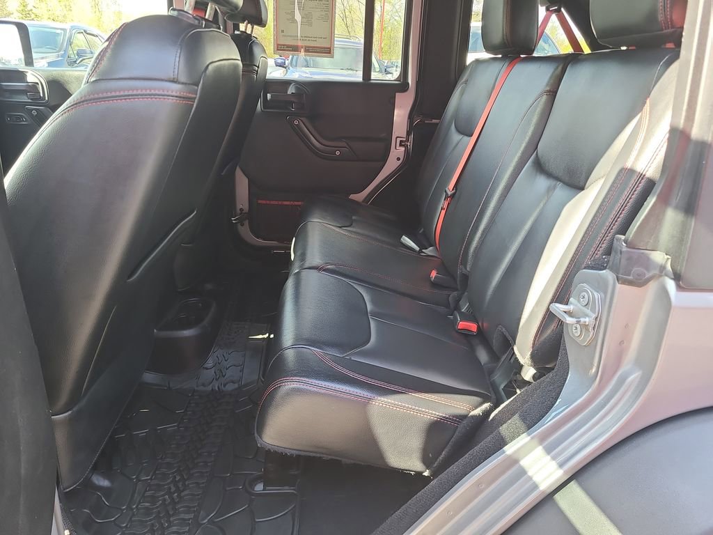 Used 2017 Jeep Wrangler Unlimited Rubicon AWD/4WD image 38
