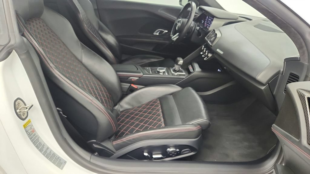 Used 2017 Audi R8 V10 w/ Carbon Exterior Package AWD/4WD image 44