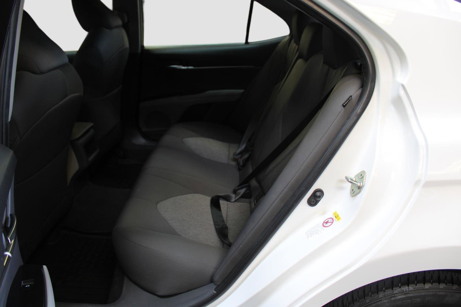 Used 2018 Toyota Camry LE FWD image 30