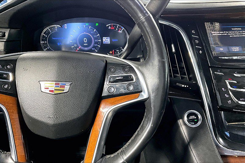 Used 2016 Cadillac Escalade Luxury AWD/4WD image 17