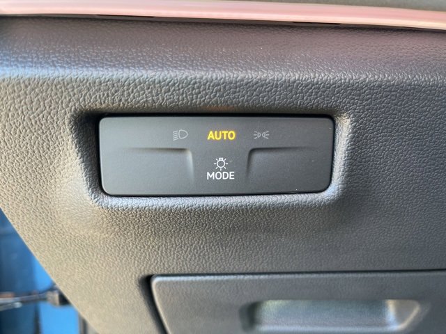 New 2026 Volkswagen Tiguan SE image 19