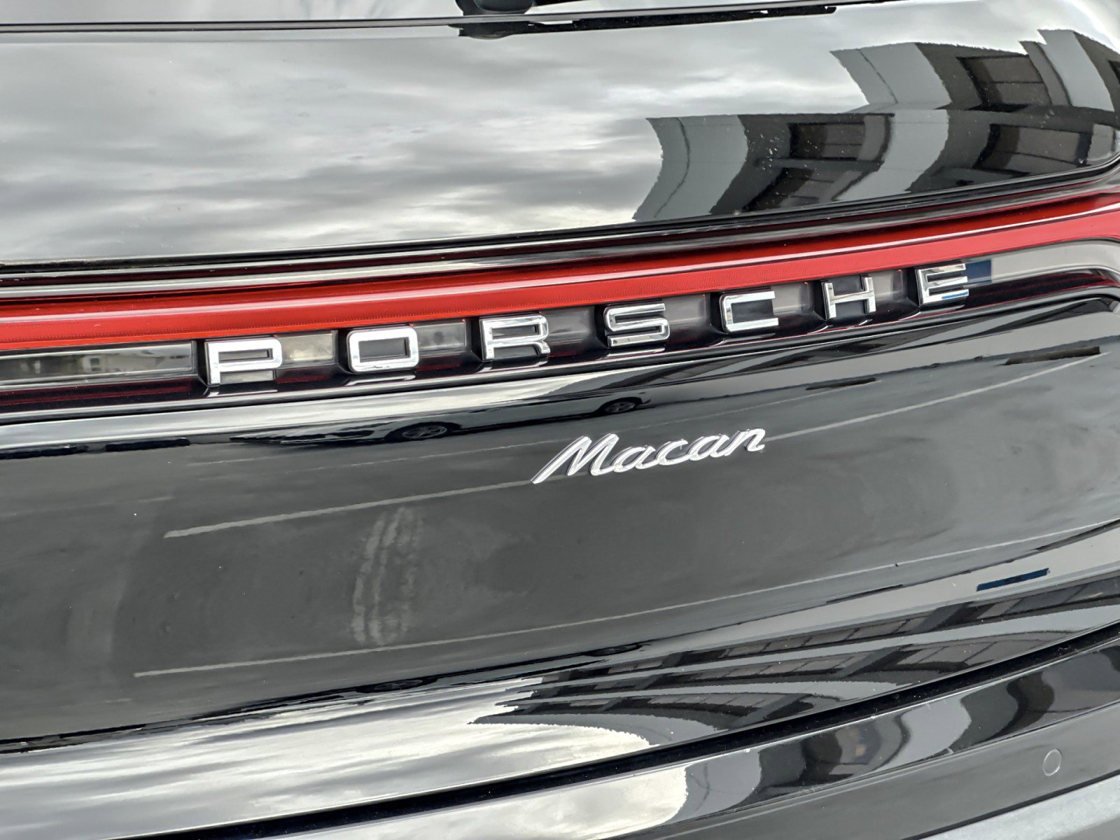 Used 2022 Porsche Macan image 27