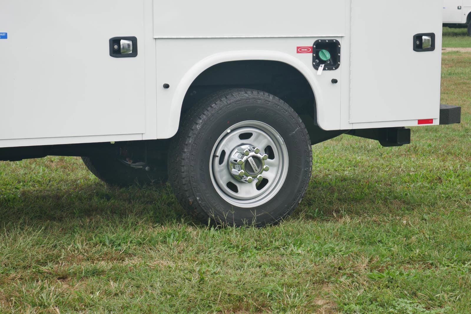 New 2025 Ford F350 XL w/ XL Chrome Package image 41