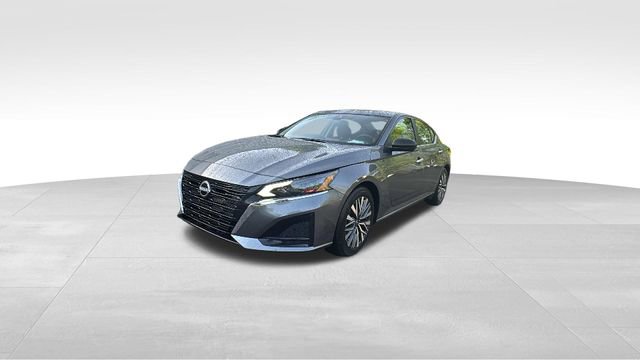 Used 2025 Nissan Altima 2.5 SV FWD image 2