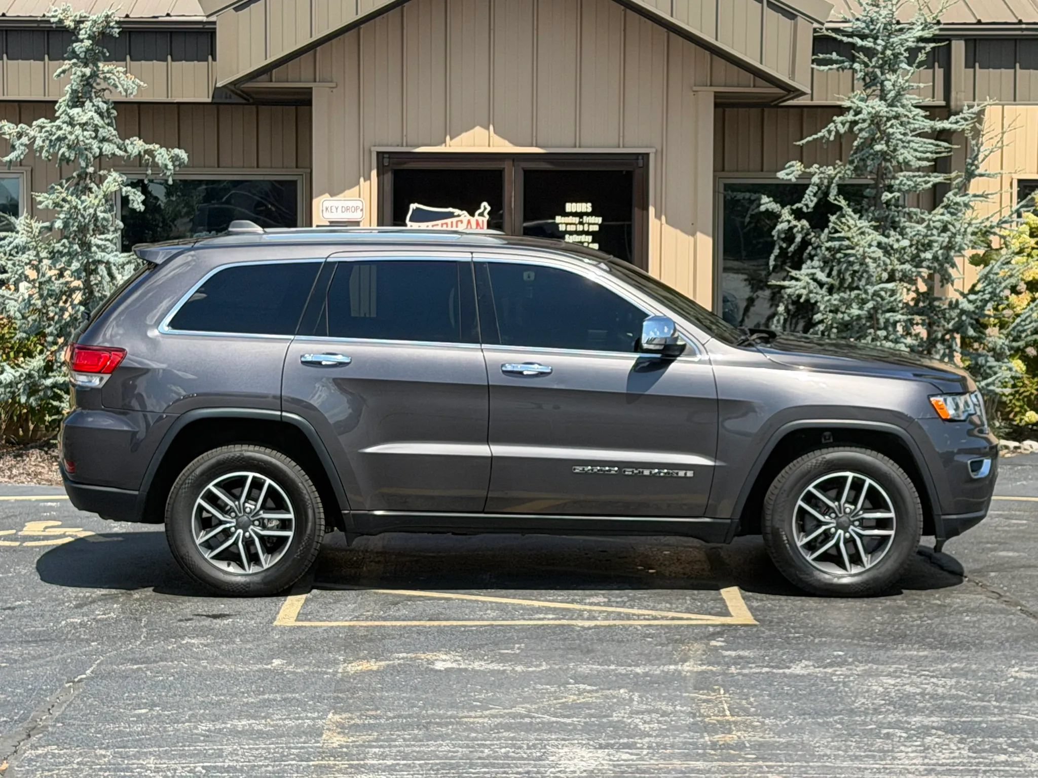 Used 2020 Jeep Grand Cherokee Limited AWD/4WD image 48