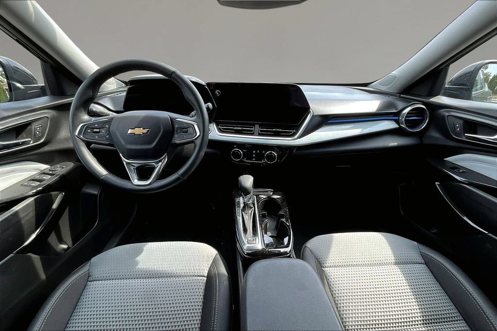 Used 2024 Chevrolet Trax LT w/ Driver Confidence Package FWD image 7