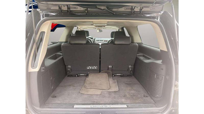 Used 2011 GMC Yukon XL Denali AWD/4WD image 14