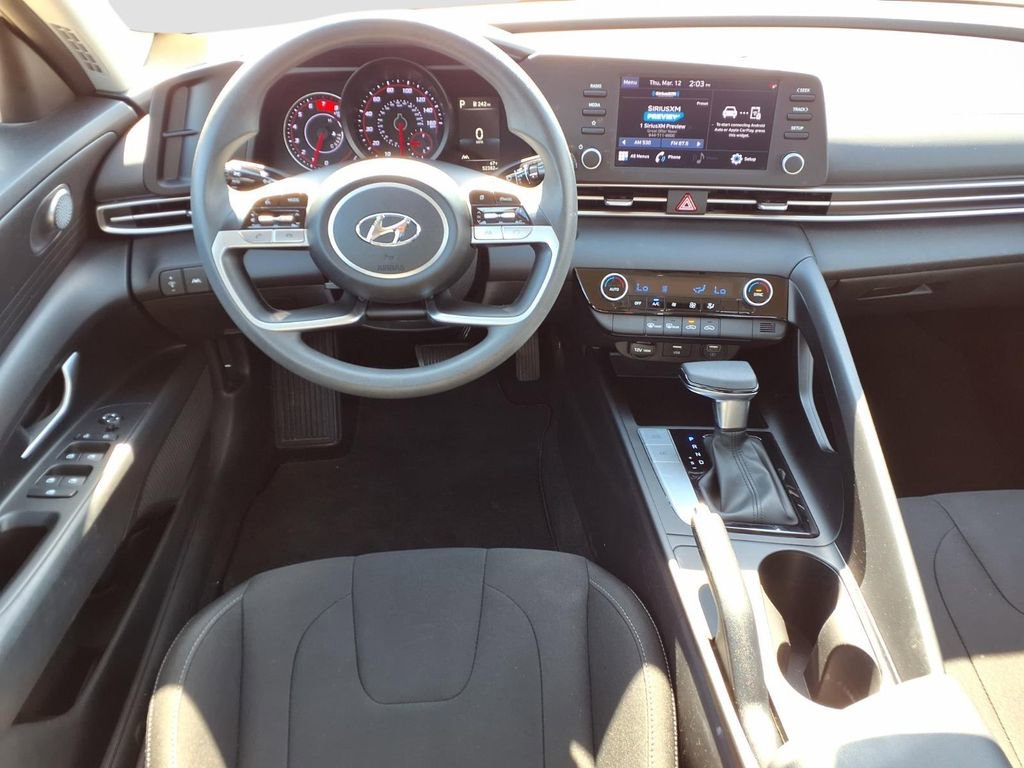 Used 2023 Hyundai Elantra SEL image 7