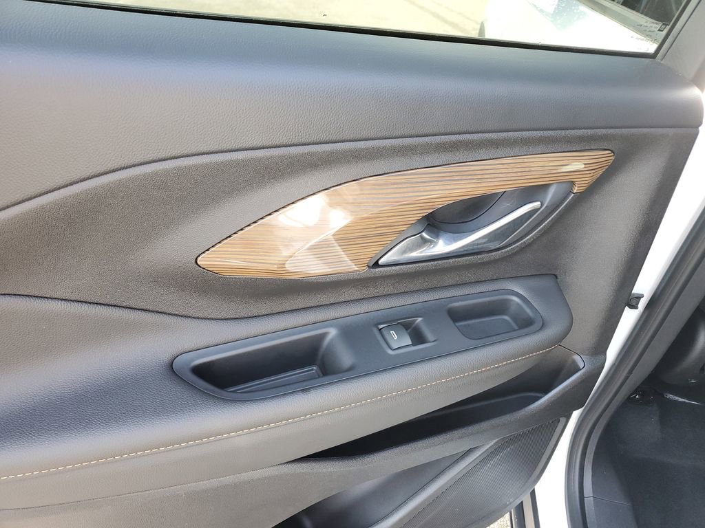 Used 2020 GMC Terrain SLE w/ Driver Convenience Package image 16