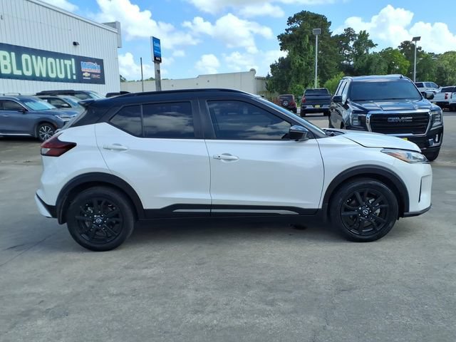 Used 2023 Nissan Kicks SR w/ SR Premium Package FWD image 4