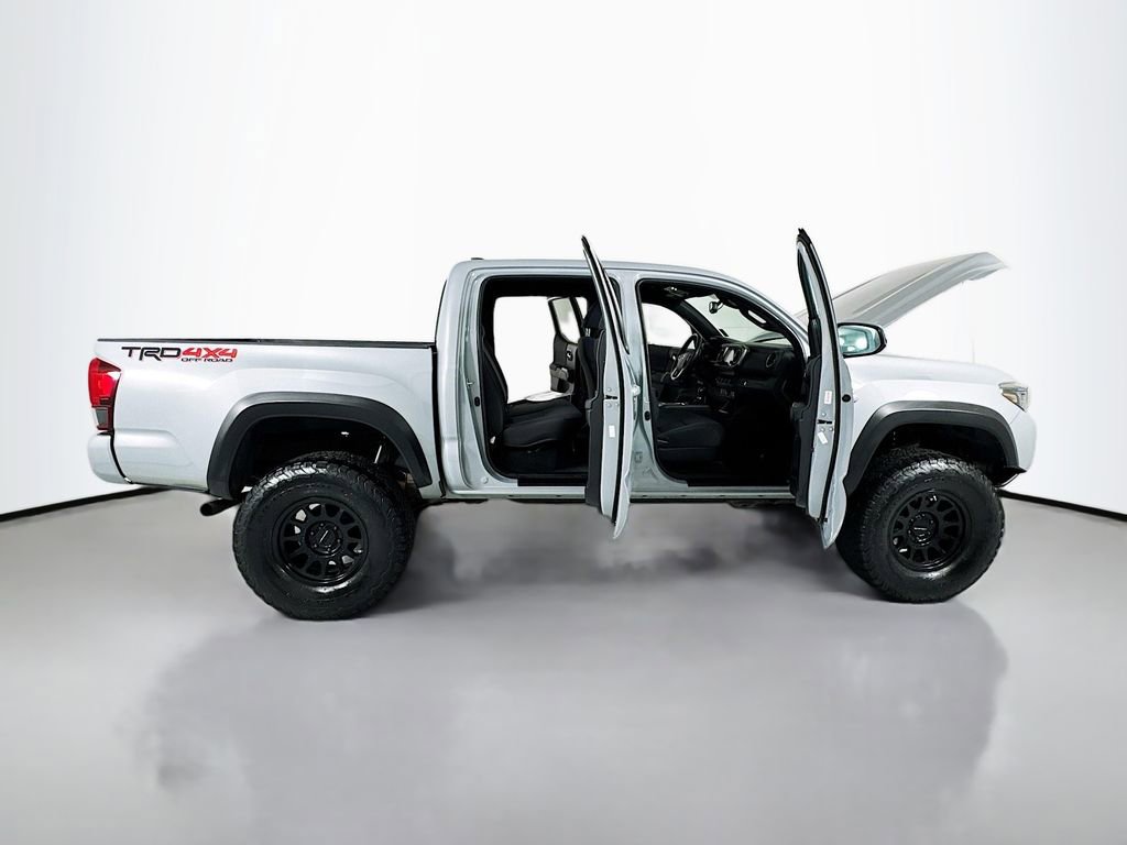 Used 2019 Toyota Tacoma TRD Off-Road w/ Technology Package AWD/4WD image 24