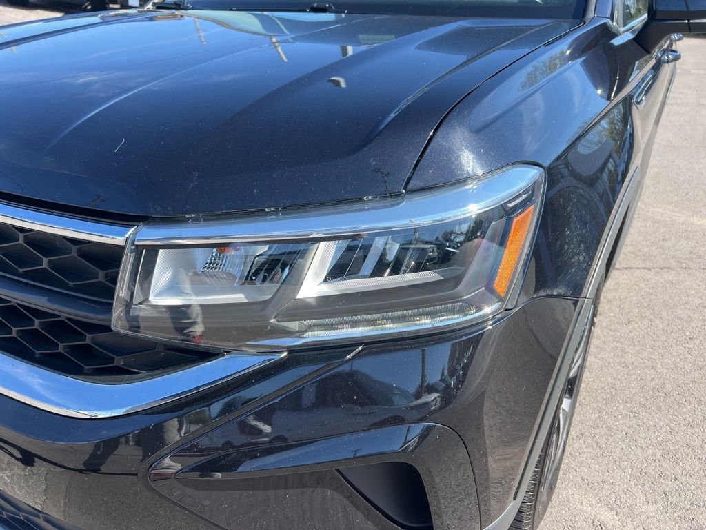 Used 2023 Volkswagen Taos SE image 10