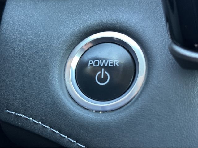 Used 2024 Toyota Highlander LE FWD image 36