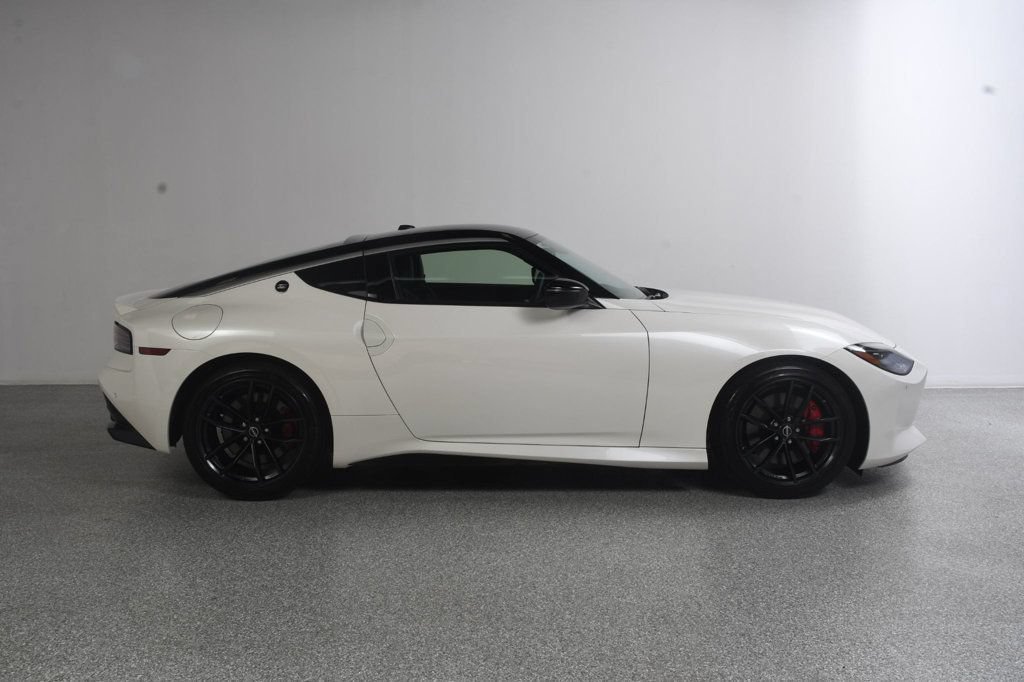 Used 2025 Nissan Z Performance w/ Floor Mat Package RWD image 4