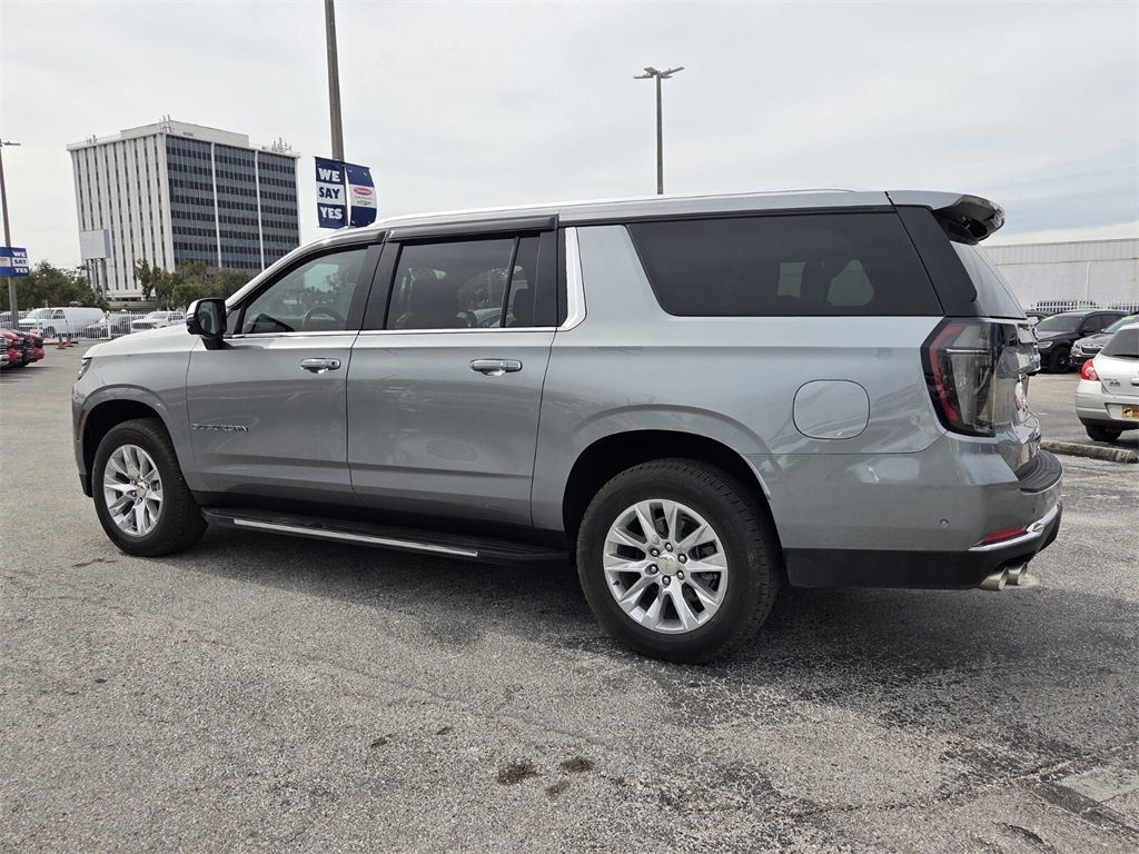Used 2025 Chevrolet Suburban Premier image 5