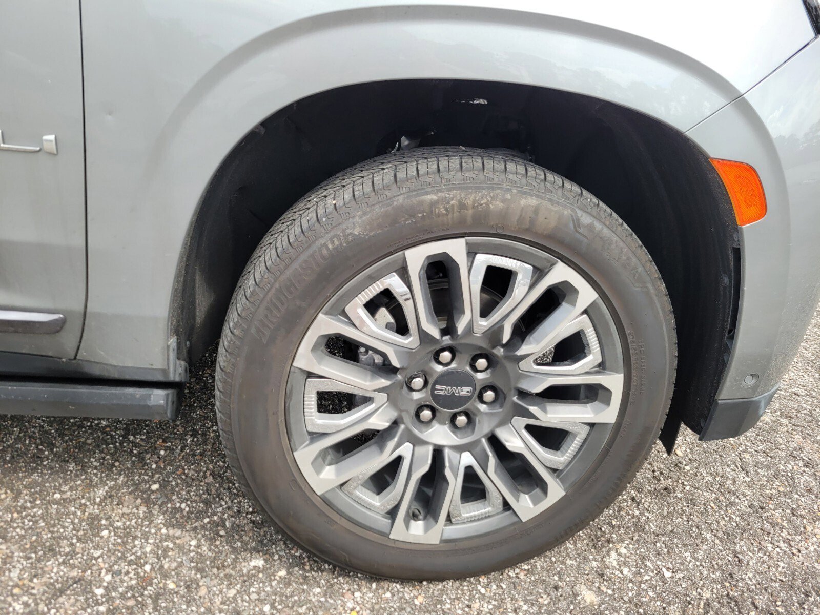 Used 2024 GMC Yukon Denali Ultimate image 8