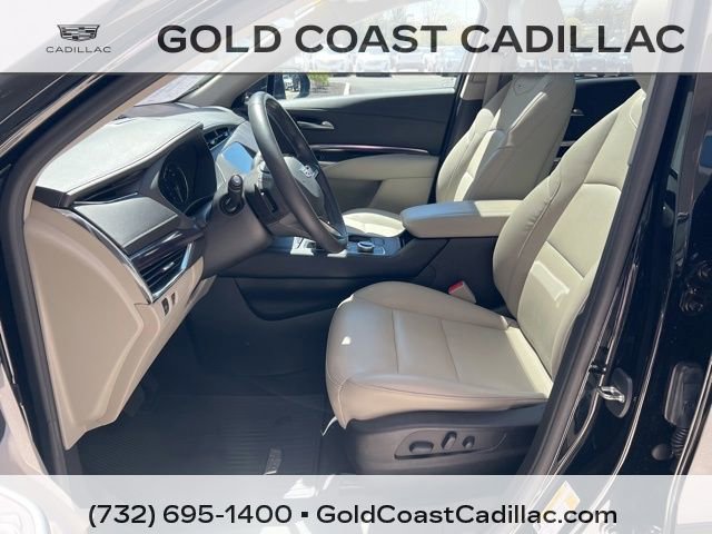 Certified 2023 Cadillac XT4 Luxury w/ Cold Weather Package AWD/4WD image 16