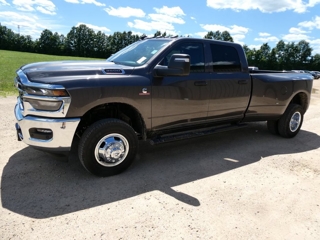New 2026 RAM 3500 Tradesman AWD/4WD image 8