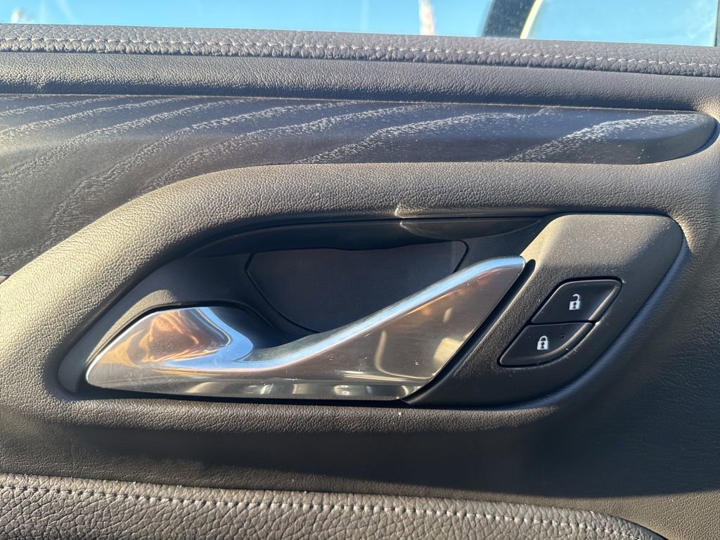 Used 2023 GMC Yukon Denali w/ Denali Reserve Package image 12