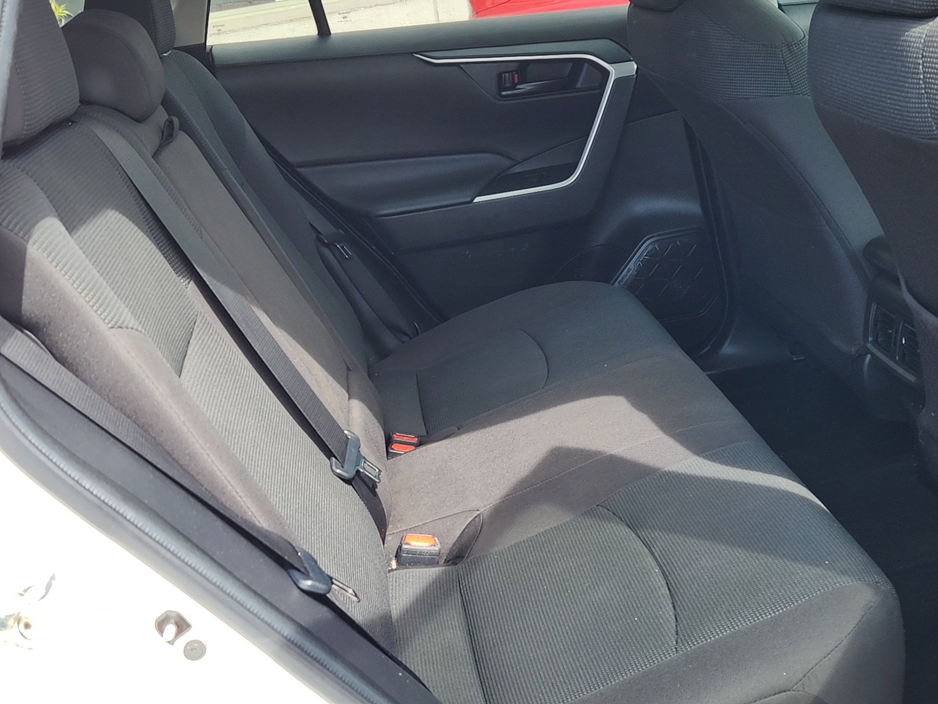 Used 2022 Toyota RAV4 LE image 27