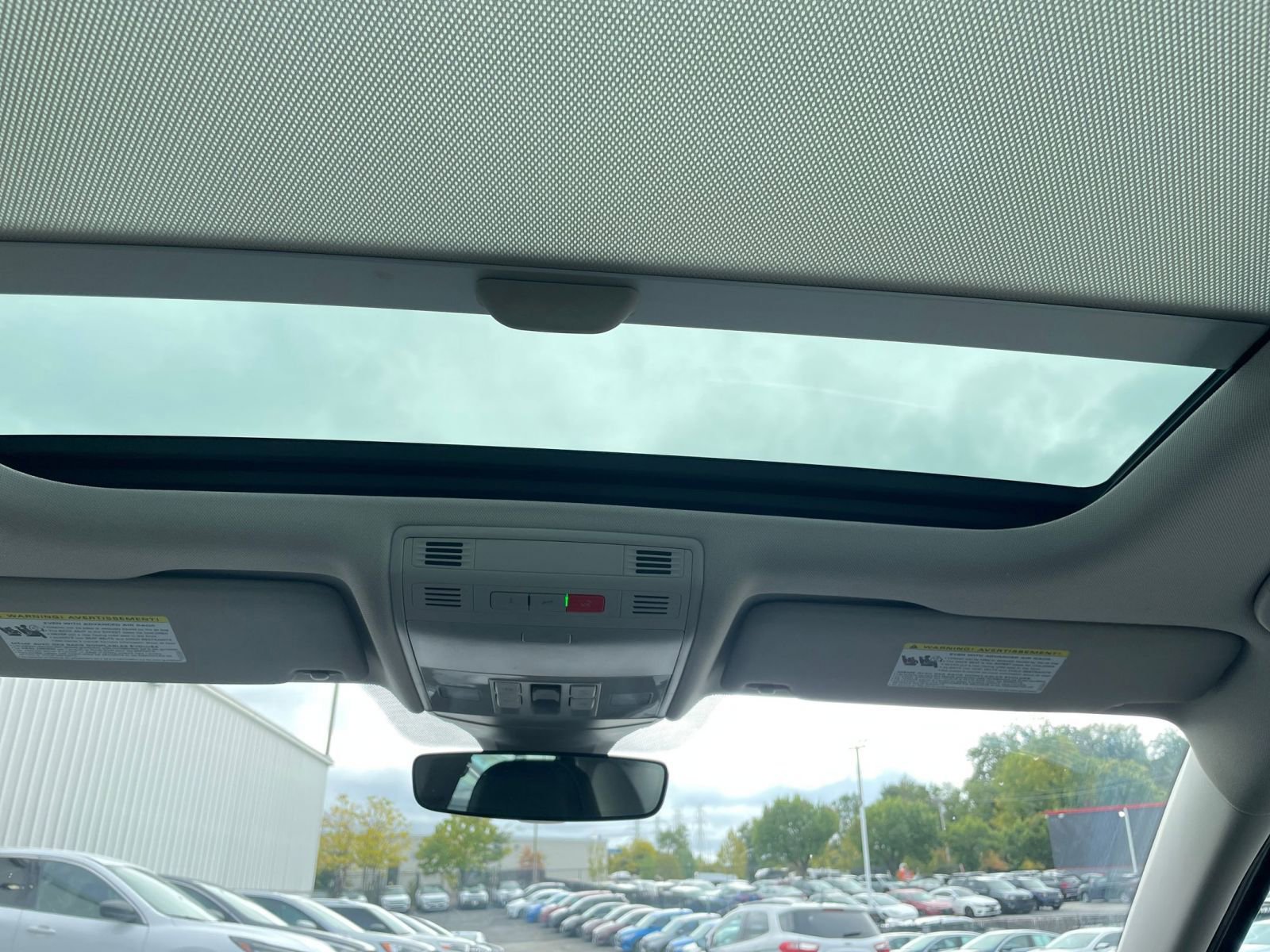 Used 2025 Volkswagen Jetta SE image 28