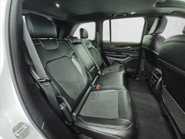 Certified 2025 Jeep Grand Cherokee Altitude AWD/4WD image 24