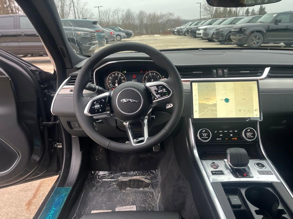 New 2024 Jaguar XF R-Dynamic SE AWD/4WD image 13