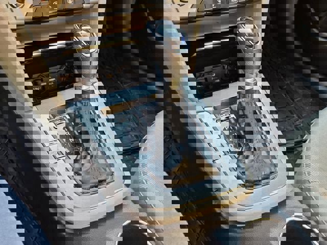 Used 2017 Hyundai Elantra SE image 11