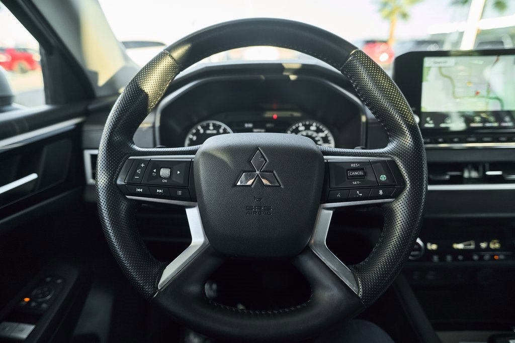 Used 2024 Mitsubishi Outlander SE image 29