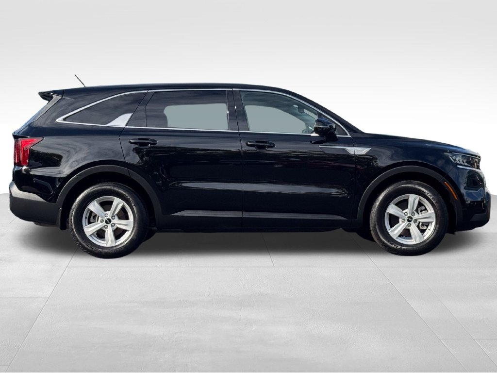 Used 2023 Kia Sorento LX FWD image 8