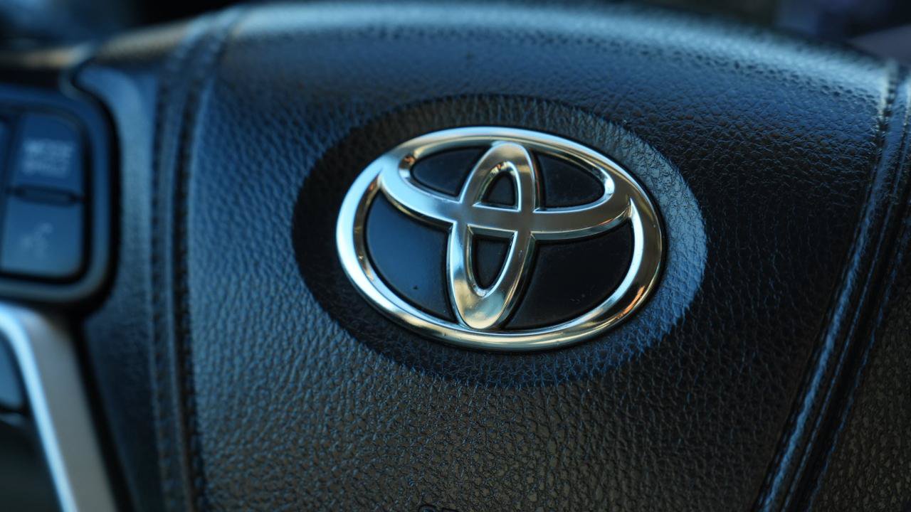 Used 2015 Toyota Highlander Limited AWD/4WD image 16