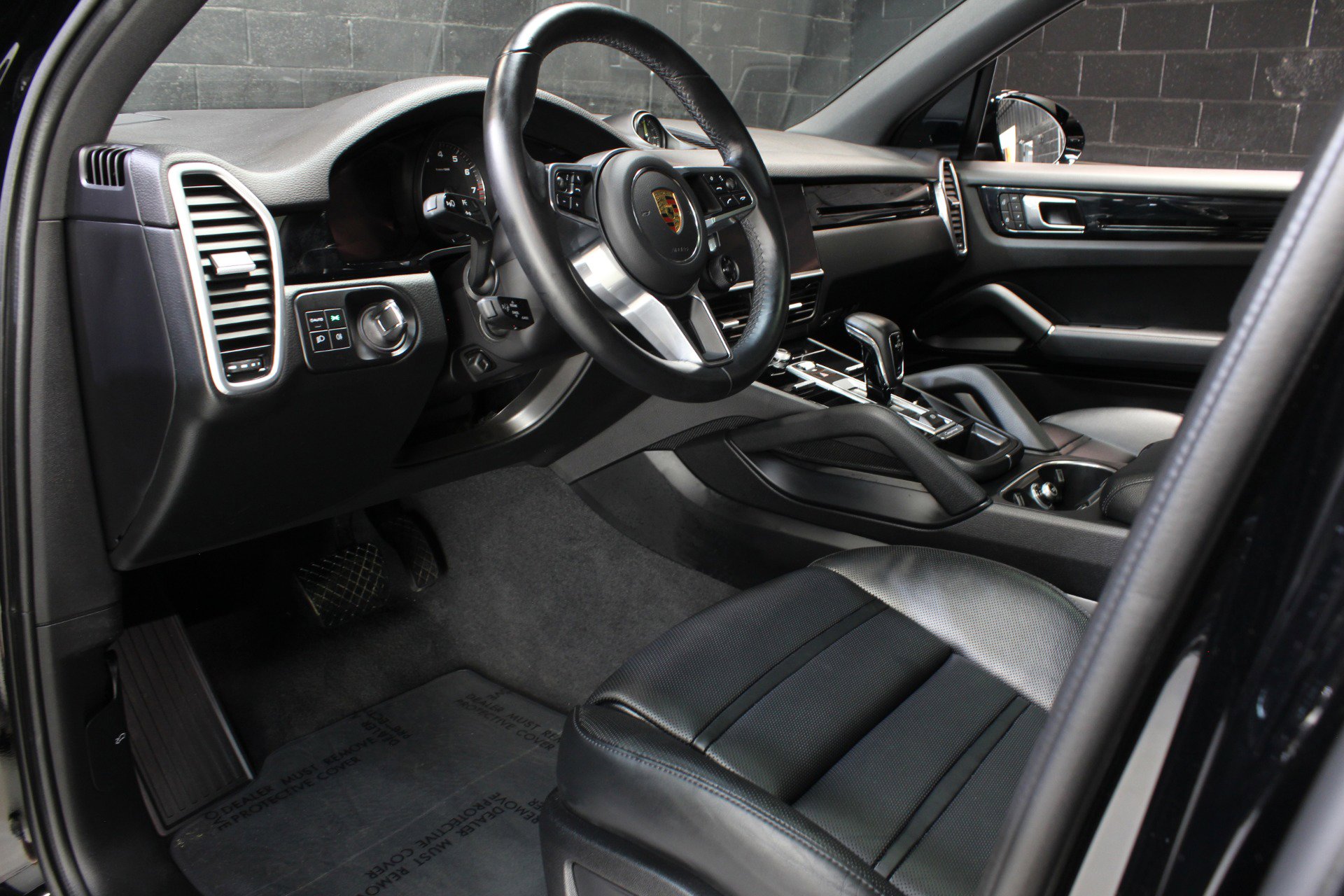 Used 2022 Porsche Cayenne E-Hybrid w/ Premium Package image 26