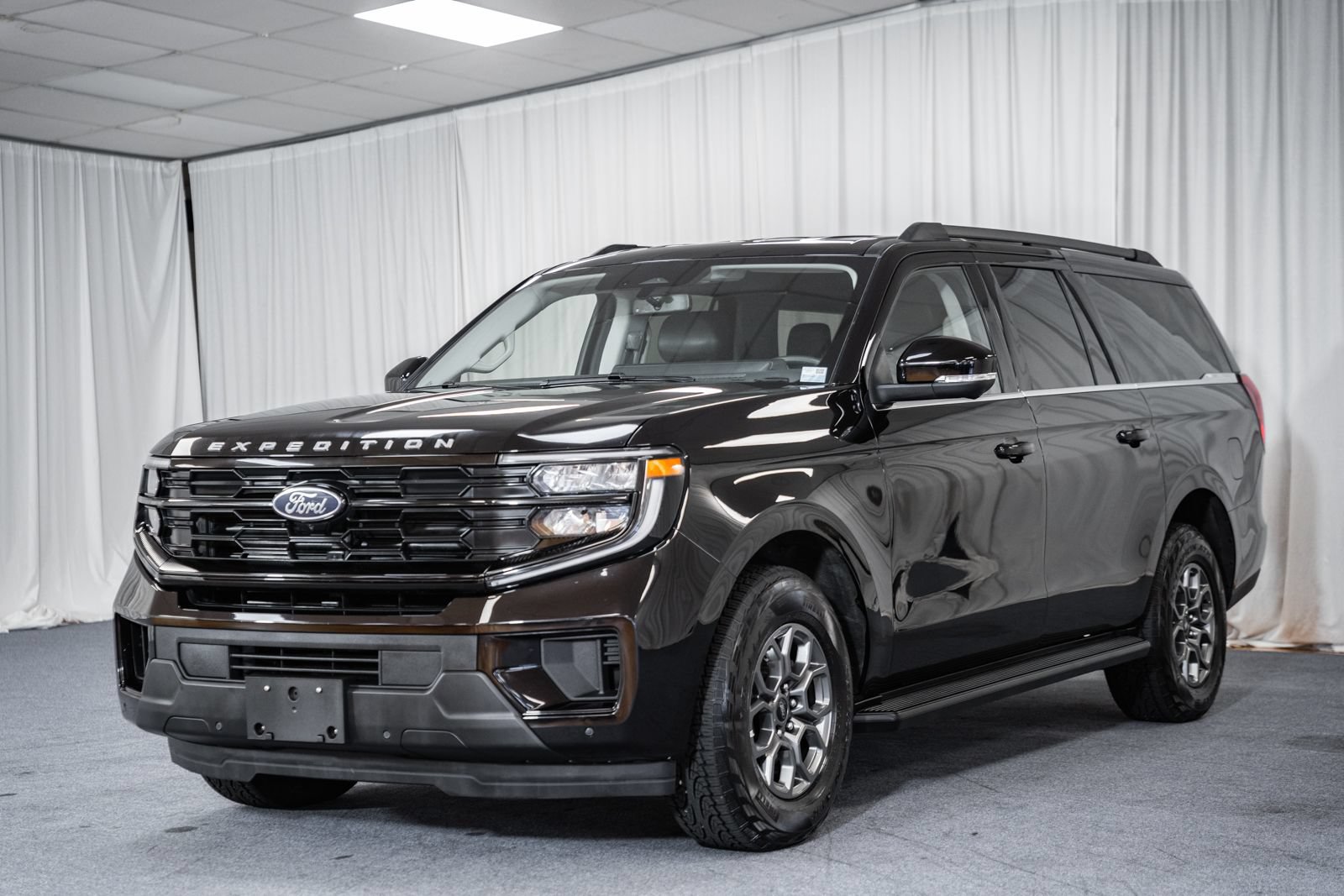 Certified 2026 Ford Expedition Max Active AWD/4WD image 3