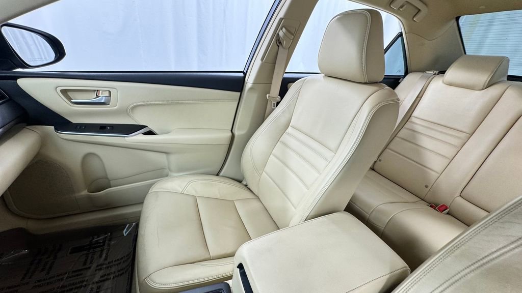 Used 2015 Toyota Camry XLE w/ Convenience Package FWD image 13