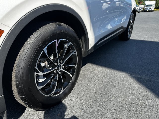 Certified 2024 Lincoln Nautilus Premier AWD/4WD image 12