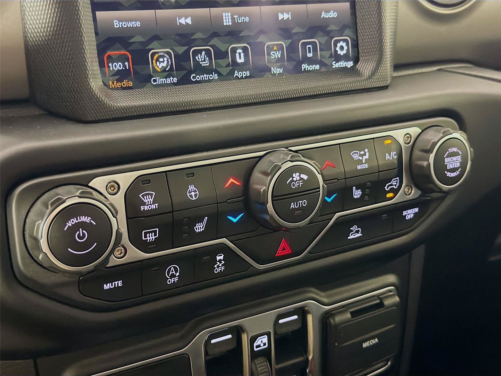 Used 2023 Jeep Gladiator Sport AWD/4WD image 22