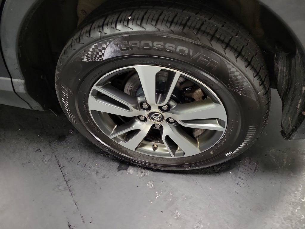 Used 2016 Toyota RAV4 XLE image 10