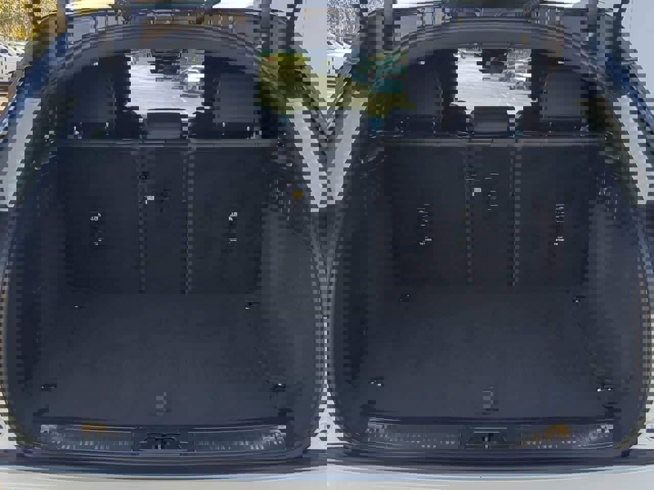 Used 2026 Land Rover Range Rover Velar Dynamic SE image 36