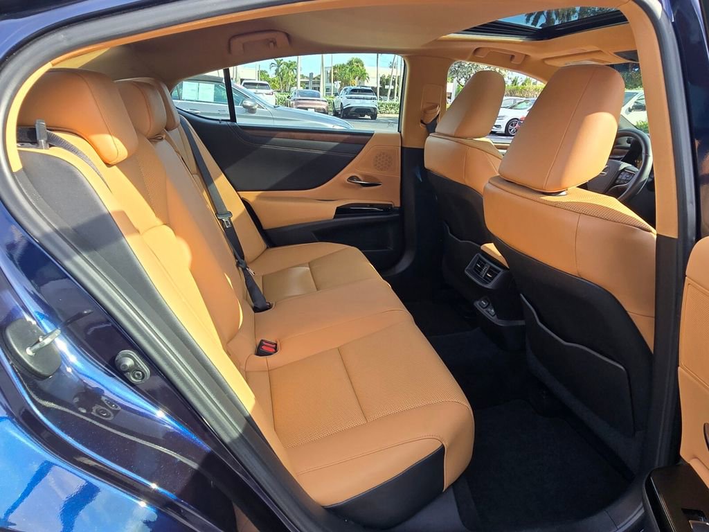Used 2022 Lexus ES 350 w/ Premium Package image 16