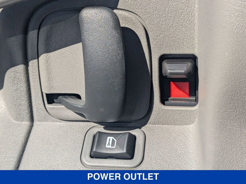 Used 2025 Chevrolet Express 3500 Extended image 12