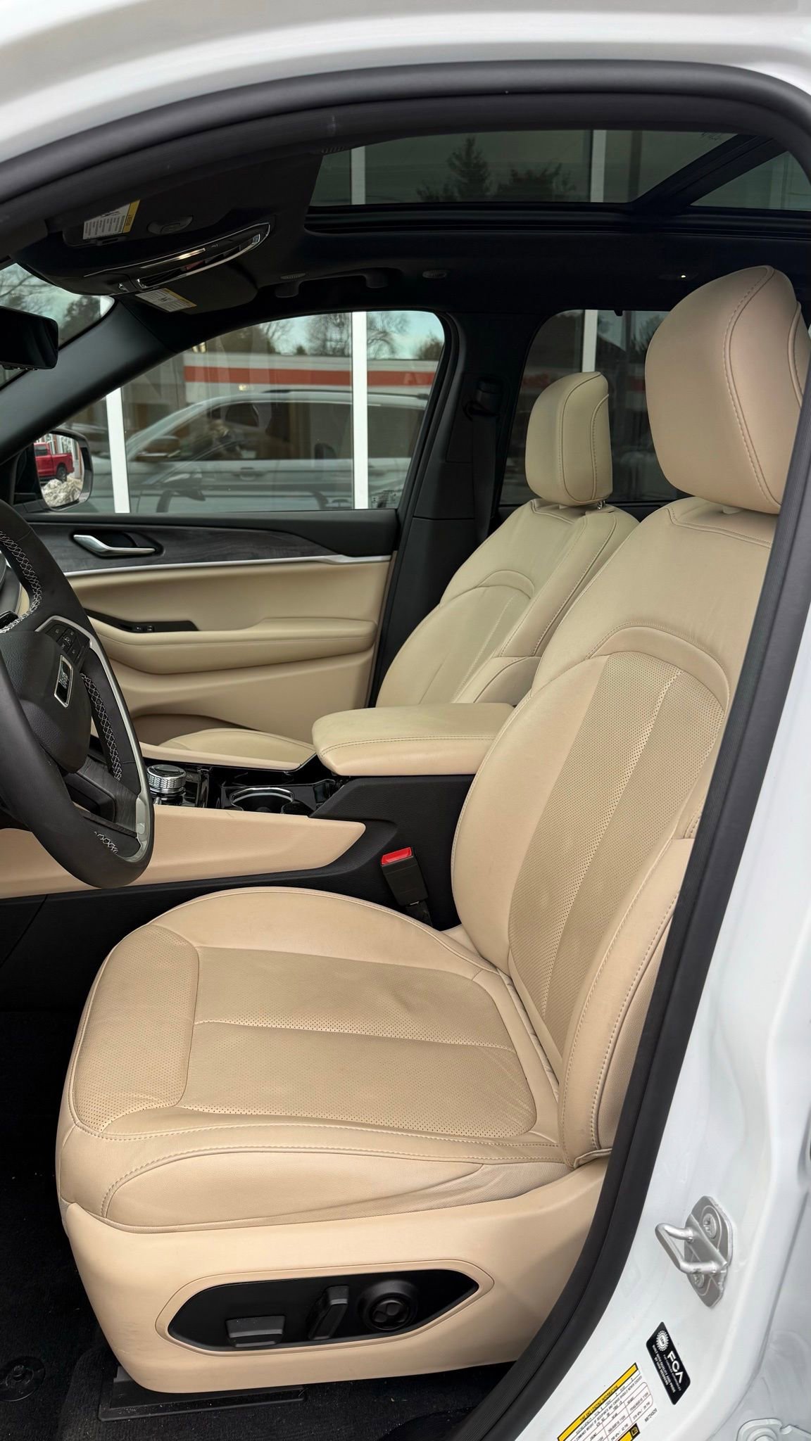 Used 2022 Jeep Grand Cherokee Limited 4xe w/ Luxury Tech Group II image 24