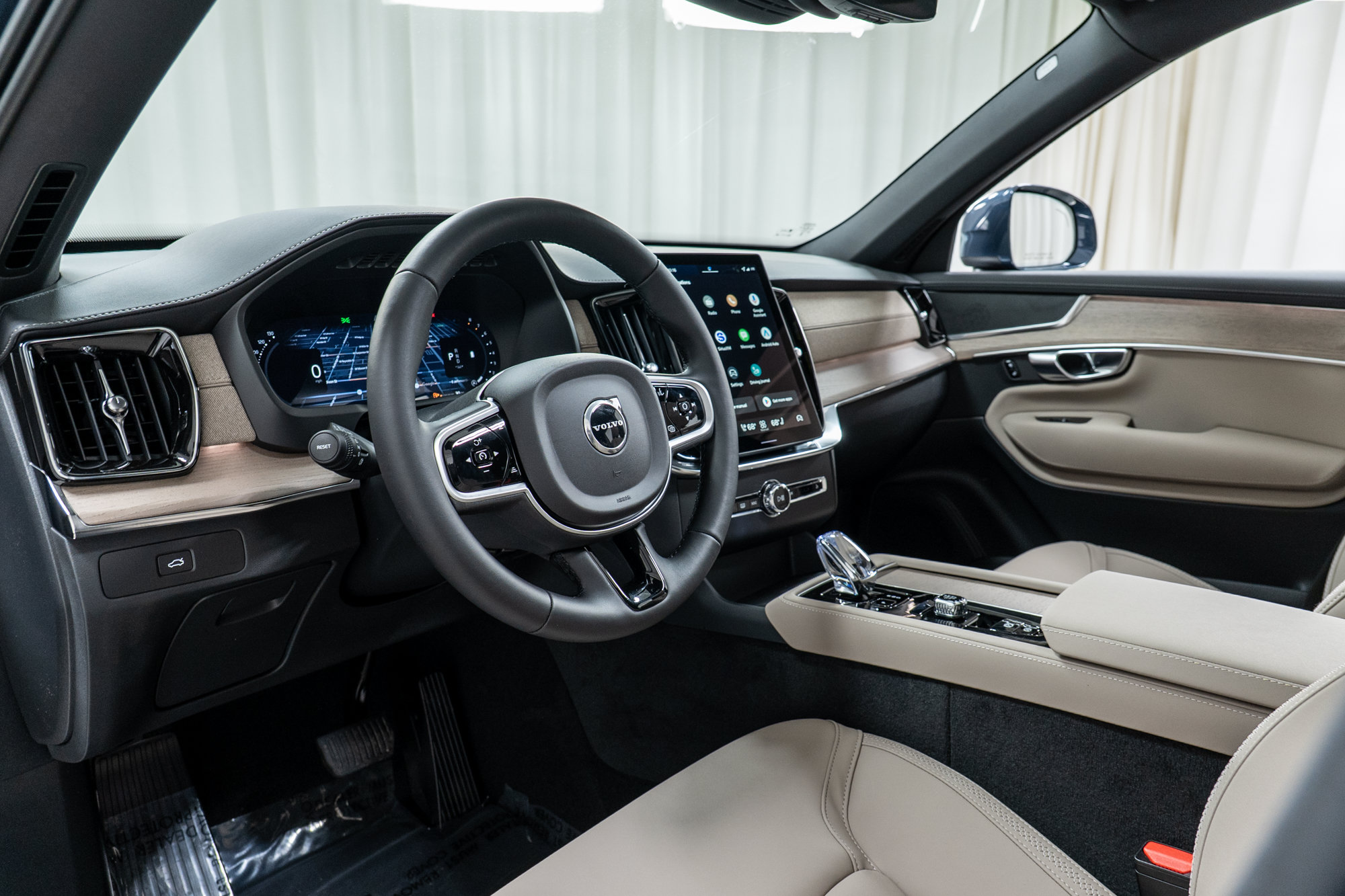 New 2026 Volvo XC90 B6 Core AWD/4WD image 12